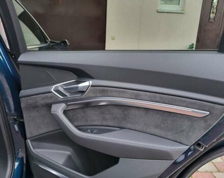 Ауди E-Tron, объемом двигателя 0 л и пробегом 95 тыс. км за 37000 $, фото 11 на Automoto.ua
