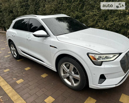Ауді E-Tron, об'ємом двигуна 0 л та пробігом 46 тис. км за 33500 $, фото 11 на Automoto.ua