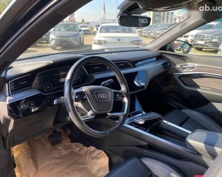 Ауди E-Tron, объемом двигателя 0 л и пробегом 81 тыс. км за 34950 $, фото 12 на Automoto.ua