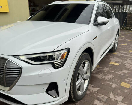 Ауді E-Tron, об'ємом двигуна 0 л та пробігом 46 тис. км за 33500 $, фото 26 на Automoto.ua