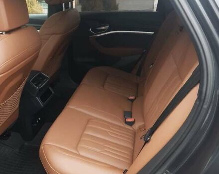 Ауди E-Tron, объемом двигателя 0 л и пробегом 15 тыс. км за 47200 $, фото 33 на Automoto.ua