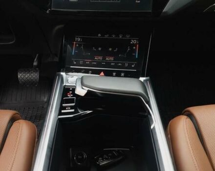 Ауди E-Tron, объемом двигателя 0 л и пробегом 15 тыс. км за 47200 $, фото 39 на Automoto.ua