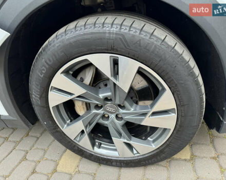 Ауди E-Tron, объемом двигателя 0 л и пробегом 62 тыс. км за 25300 $, фото 11 на Automoto.ua