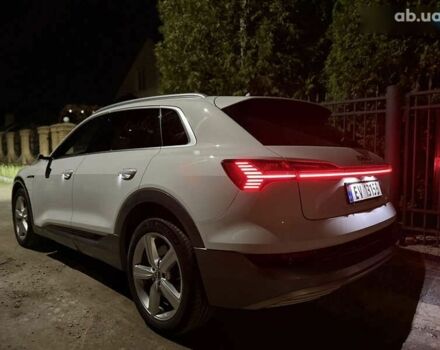 Ауди E-Tron, объемом двигателя 0 л и пробегом 109 тыс. км за 29888 $, фото 8 на Automoto.ua