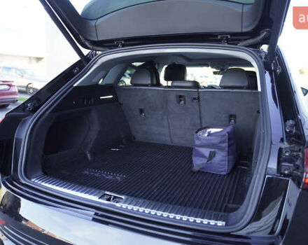 Ауди E-Tron, объемом двигателя 0 л и пробегом 64 тыс. км за 31800 $, фото 4 на Automoto.ua