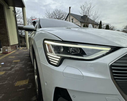 Ауді E-Tron, об'ємом двигуна 0 л та пробігом 46 тис. км за 33500 $, фото 30 на Automoto.ua