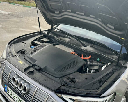 Ауди E-Tron, объемом двигателя 0 л и пробегом 67 тыс. км за 34999 $, фото 8 на Automoto.ua