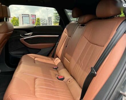 Ауди E-Tron, объемом двигателя 0 л и пробегом 94 тыс. км за 30590 $, фото 12 на Automoto.ua