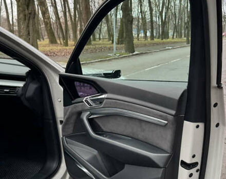 Ауді E-Tron, об'ємом двигуна 0 л та пробігом 42 тис. км за 37000 $, фото 7 на Automoto.ua