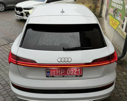 Ауди E-Tron, объемом двигателя 0 л и пробегом 26 тыс. км за 38900 $, фото 26 на Automoto.ua