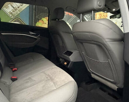 Ауди E-Tron, объемом двигателя 0 л и пробегом 26 тыс. км за 38900 $, фото 34 на Automoto.ua