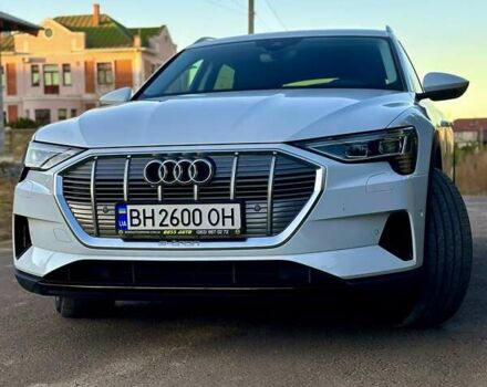 Ауди E-Tron, объемом двигателя 0 л и пробегом 40 тыс. км за 33000 $, фото 4 на Automoto.ua