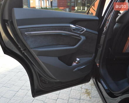 Ауди E-Tron, объемом двигателя 0 л и пробегом 59 тыс. км за 35900 $, фото 36 на Automoto.ua