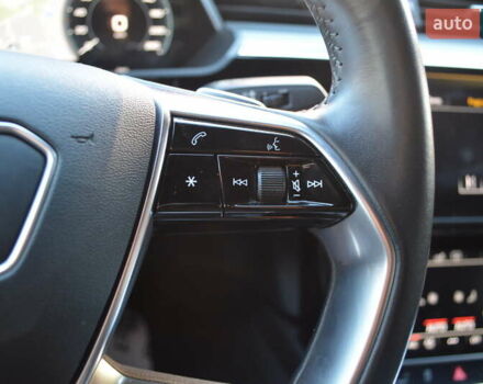 Ауди E-Tron, объемом двигателя 0 л и пробегом 59 тыс. км за 35900 $, фото 22 на Automoto.ua