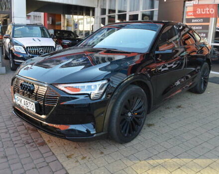 Ауди E-Tron, объемом двигателя 0 л и пробегом 59 тыс. км за 35900 $, фото 1 на Automoto.ua