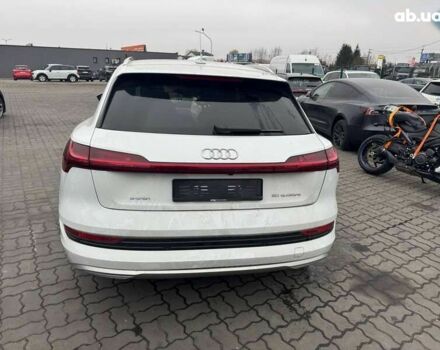 Ауди E-Tron, объемом двигателя 0 л и пробегом 40 тыс. км за 13200 $, фото 5 на Automoto.ua
