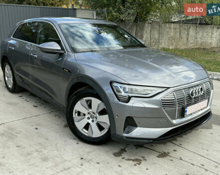 Ауди E-Tron, объемом двигателя 0 л и пробегом 80 тыс. км за 27999 $, фото 12 на Automoto.ua