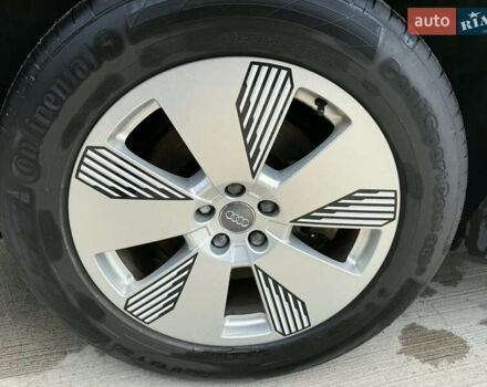 Ауди E-Tron, объемом двигателя 0 л и пробегом 80 тыс. км за 27999 $, фото 7 на Automoto.ua