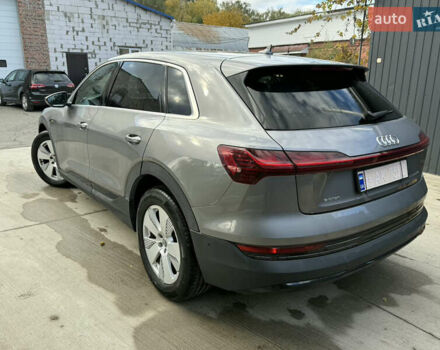 Ауди E-Tron, объемом двигателя 0 л и пробегом 80 тыс. км за 27999 $, фото 18 на Automoto.ua