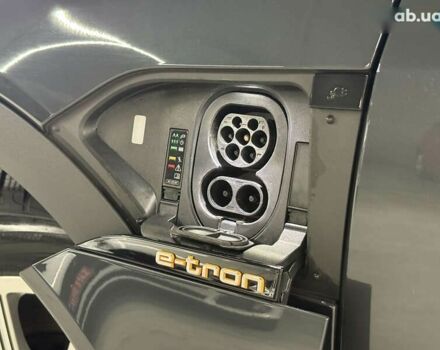 Ауди E-Tron, объемом двигателя 0 л и пробегом 207 тыс. км за 19600 $, фото 8 на Automoto.ua