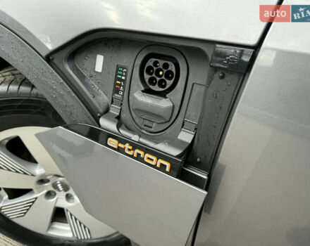 Ауди E-Tron, объемом двигателя 0 л и пробегом 80 тыс. км за 27999 $, фото 26 на Automoto.ua