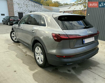 Ауди E-Tron, объемом двигателя 0 л и пробегом 80 тыс. км за 27999 $, фото 35 на Automoto.ua