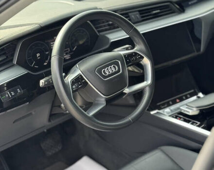 Ауди E-Tron, объемом двигателя 0 л и пробегом 144 тыс. км за 25000 $, фото 30 на Automoto.ua