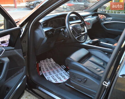 Ауди E-Tron, объемом двигателя 0 л и пробегом 59 тыс. км за 35900 $, фото 12 на Automoto.ua