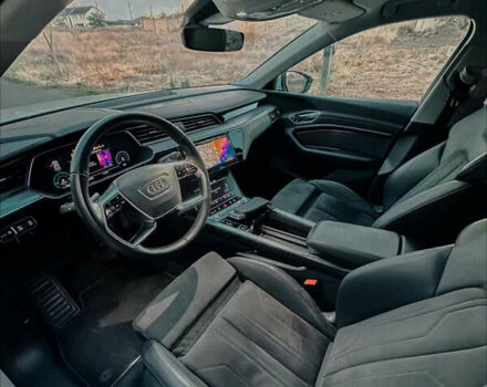 Ауди E-Tron, объемом двигателя 0 л и пробегом 40 тыс. км за 33000 $, фото 18 на Automoto.ua