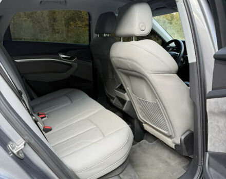 Ауди E-Tron, объемом двигателя 0 л и пробегом 81 тыс. км за 34999 $, фото 46 на Automoto.ua