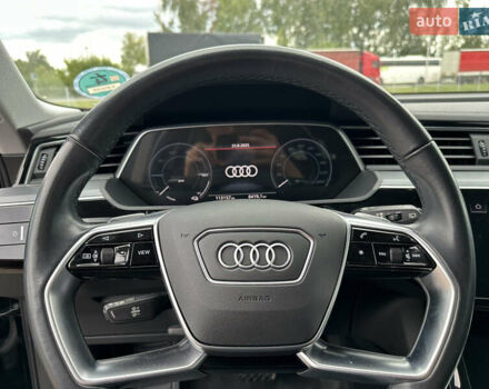 Ауди E-Tron, объемом двигателя 0 л и пробегом 113 тыс. км за 26000 $, фото 11 на Automoto.ua