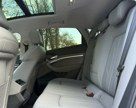 Ауди E-Tron, объемом двигателя 0 л и пробегом 81 тыс. км за 34999 $, фото 51 на Automoto.ua