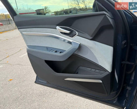 Ауди E-Tron, объемом двигателя 0 л и пробегом 83 тыс. км за 39000 $, фото 35 на Automoto.ua