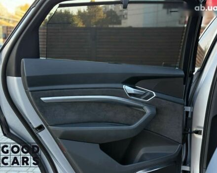 Ауди E-Tron, объемом двигателя 0 л и пробегом 43 тыс. км за 34000 $, фото 24 на Automoto.ua