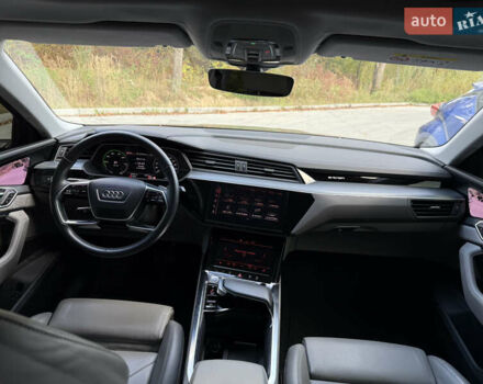 Ауди E-Tron, объемом двигателя 0 л и пробегом 81 тыс. км за 34999 $, фото 24 на Automoto.ua