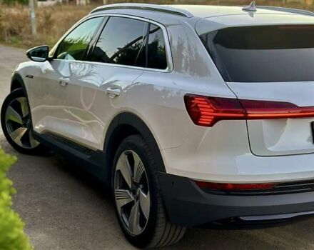 Ауди E-Tron, объемом двигателя 0 л и пробегом 40 тыс. км за 33000 $, фото 11 на Automoto.ua