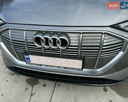 Ауди E-Tron, объемом двигателя 0 л и пробегом 80 тыс. км за 27999 $, фото 8 на Automoto.ua