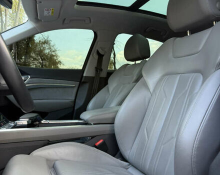 Ауди E-Tron, объемом двигателя 0 л и пробегом 81 тыс. км за 34999 $, фото 49 на Automoto.ua