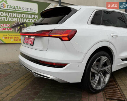 Ауди E-Tron, объемом двигателя 0 л и пробегом 26 тыс. км за 38900 $, фото 20 на Automoto.ua