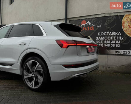 Ауди E-Tron, объемом двигателя 0 л и пробегом 26 тыс. км за 38900 $, фото 43 на Automoto.ua
