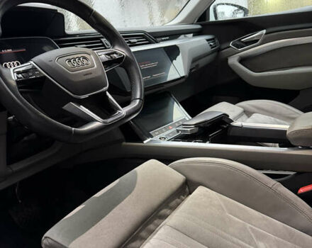 Ауди E-Tron, объемом двигателя 0 л и пробегом 26 тыс. км за 38900 $, фото 38 на Automoto.ua