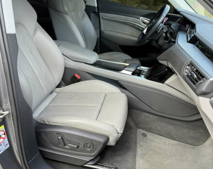 Ауди E-Tron, объемом двигателя 0 л и пробегом 81 тыс. км за 34999 $, фото 43 на Automoto.ua