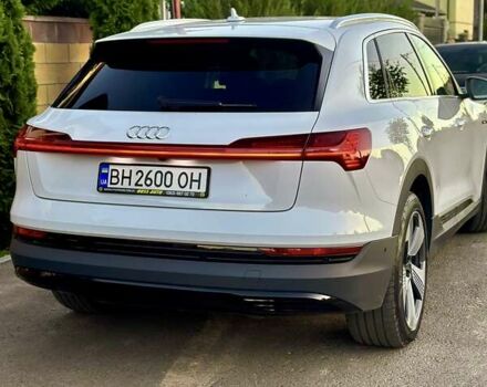 Ауди E-Tron, объемом двигателя 0 л и пробегом 40 тыс. км за 33000 $, фото 7 на Automoto.ua