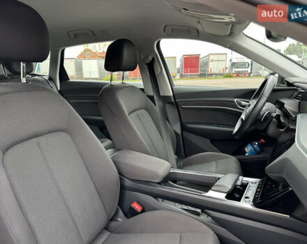 Ауди E-Tron, объемом двигателя 0 л и пробегом 113 тыс. км за 26000 $, фото 14 на Automoto.ua