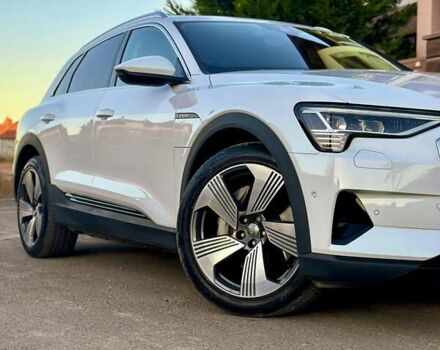 Ауди E-Tron, объемом двигателя 0 л и пробегом 40 тыс. км за 33000 $, фото 5 на Automoto.ua