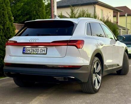 Ауди E-Tron, объемом двигателя 0 л и пробегом 40 тыс. км за 33000 $, фото 6 на Automoto.ua