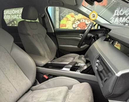 Ауди E-Tron, объемом двигателя 0 л и пробегом 26 тыс. км за 38900 $, фото 39 на Automoto.ua