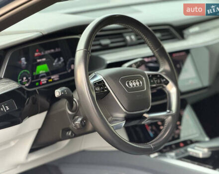 Ауди E-Tron, объемом двигателя 0 л и пробегом 83 тыс. км за 39000 $, фото 32 на Automoto.ua