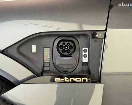 Ауди E-Tron, объемом двигателя 0 л и пробегом 72 тыс. км за 42200 $, фото 8 на Automoto.ua