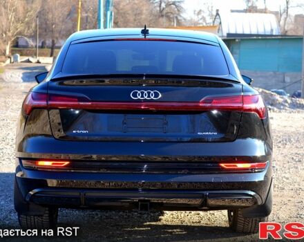 Ауди E-Tron 2021 в Днепре (Днепропетровске) на Automoto.ua Ауди E-Tron, объемом двигателя 1 л и пробегом 99 тыс. км за 36999 $, фото 4 на Automoto.ua